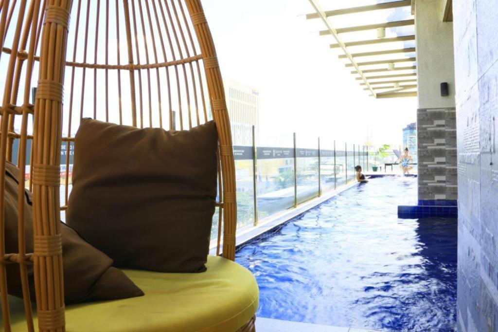 Joyful Hub With Netflix At Sunvida Aparthotel Cebu Exterior photo
